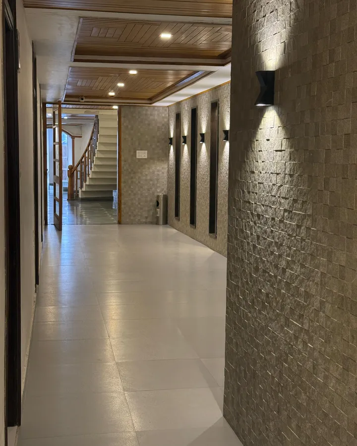 Hotel interior corridor at Hotel Super Star, Dalhousie